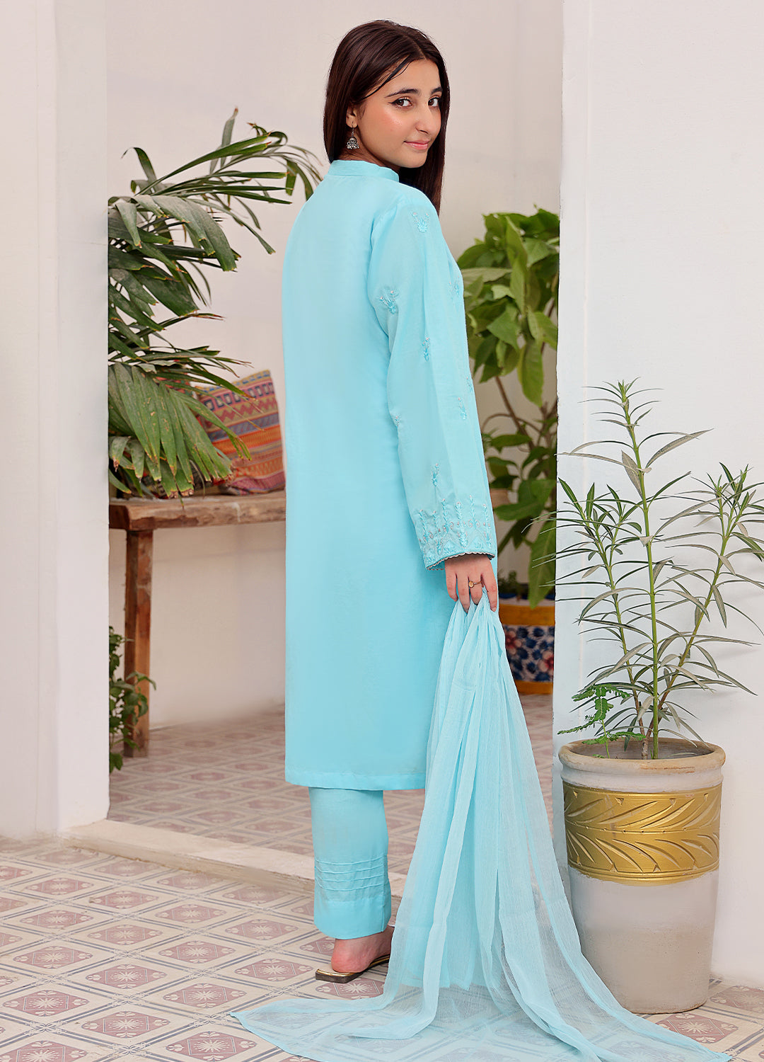 Embroidered lawn 3 piece casual suit for teens