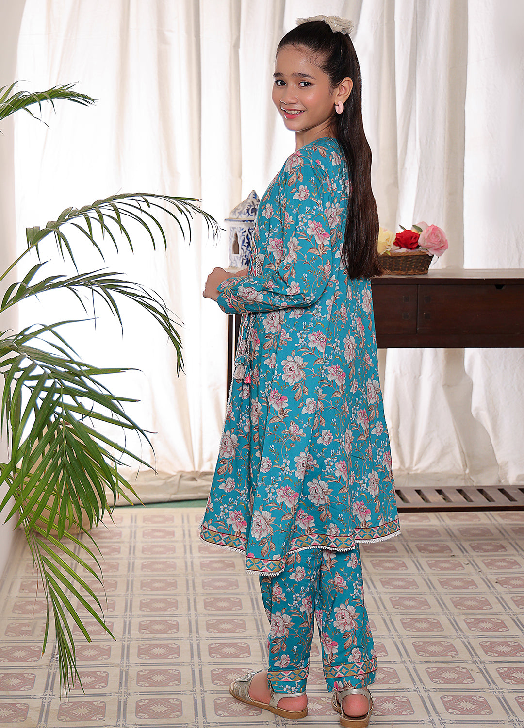 Printed lawn 2 Piece Suit For Teens